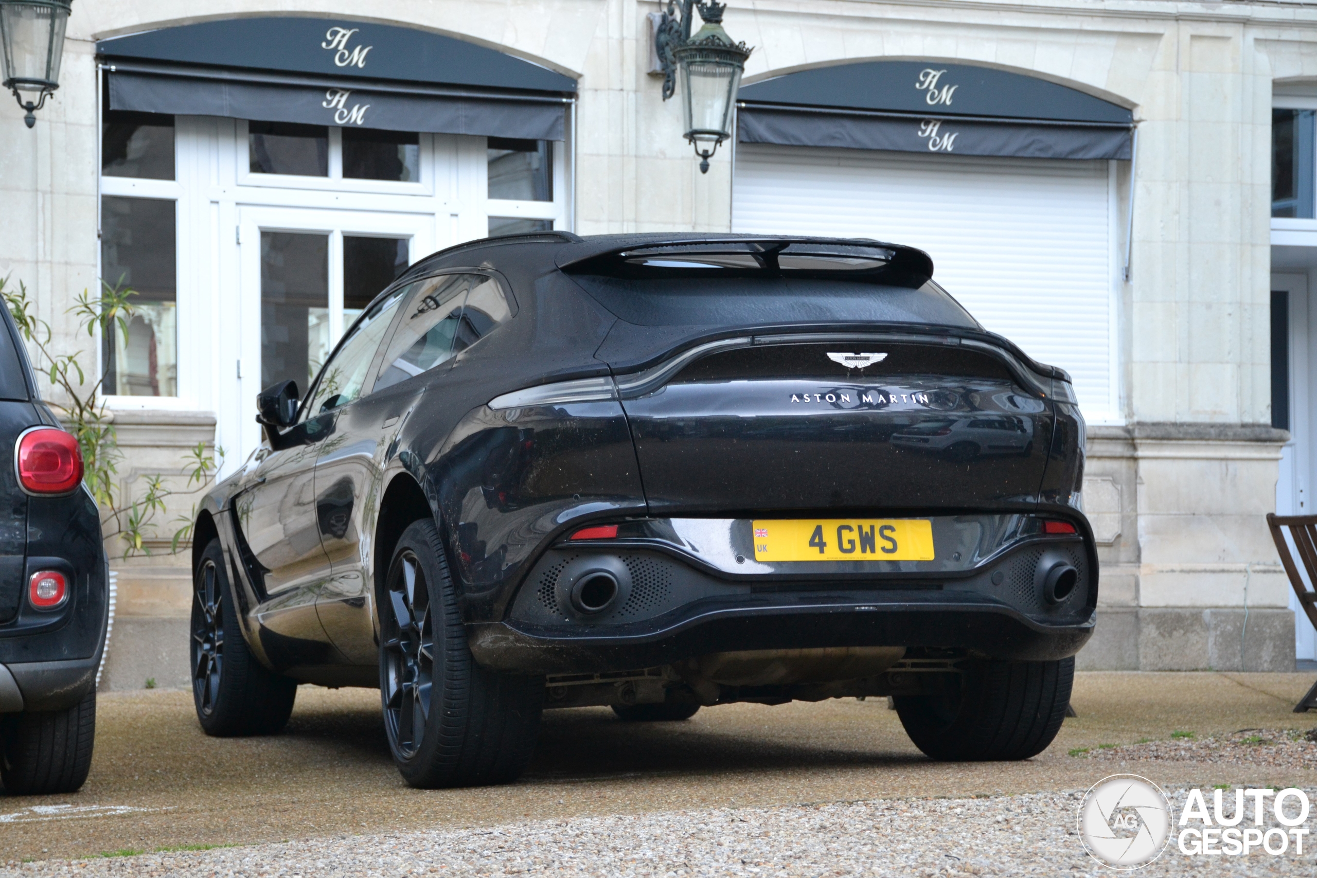 Aston Martin DBX