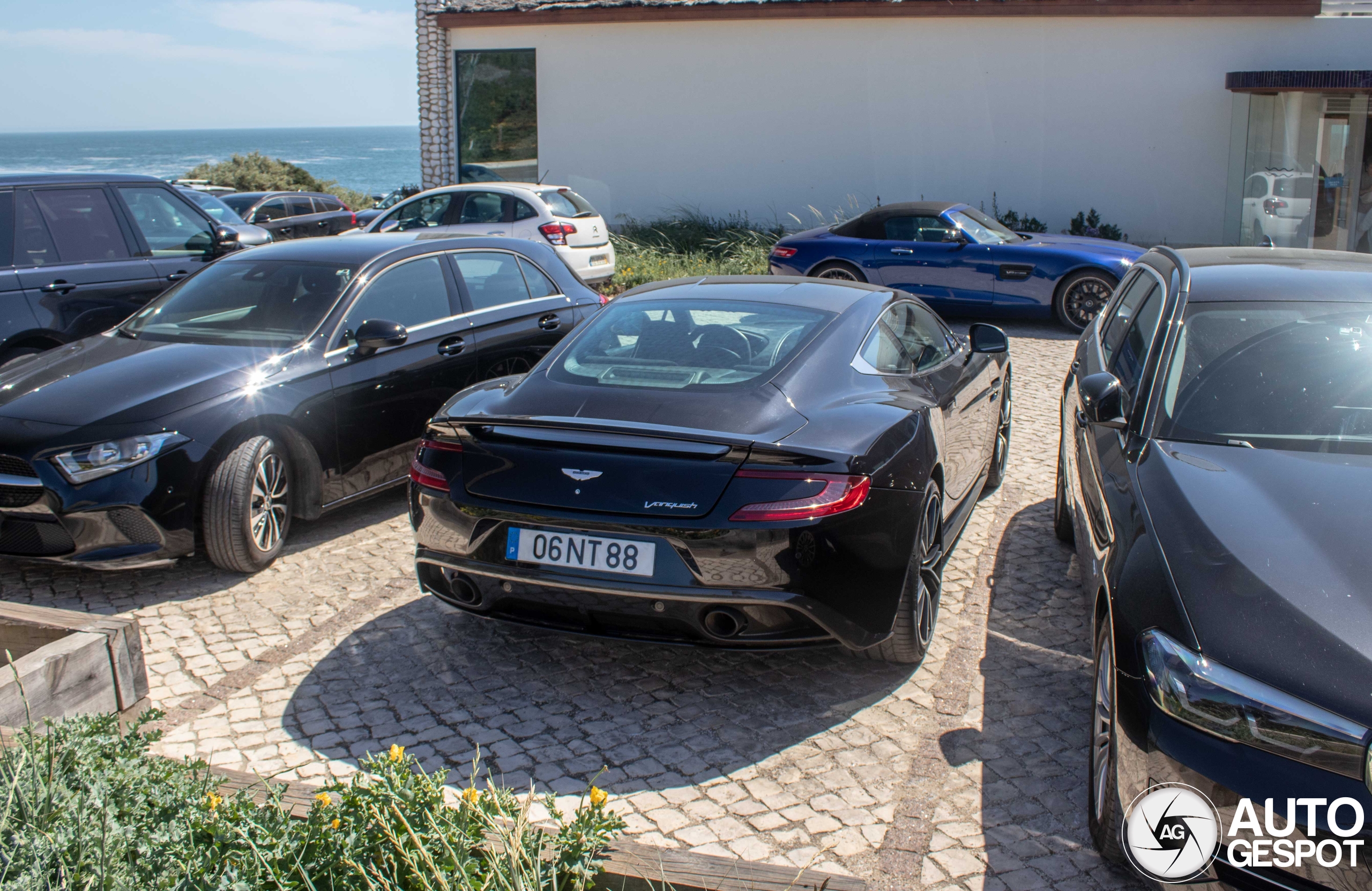 Aston Martin Vanquish 2013