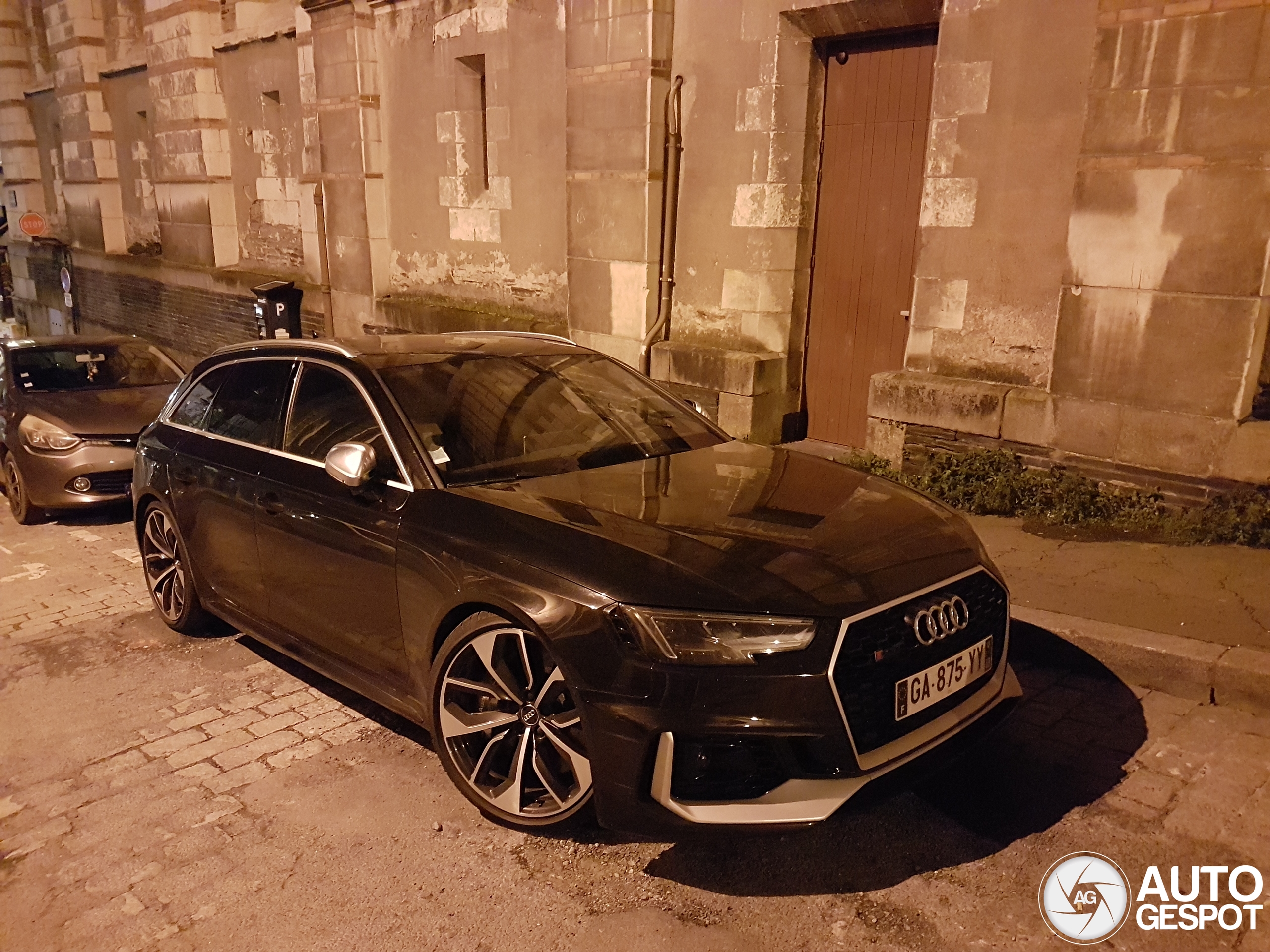 Audi RS4 Avant B9