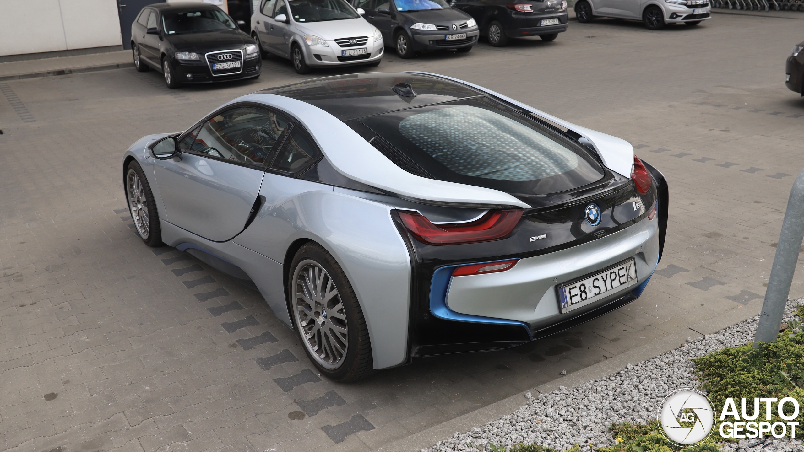 BMW i8