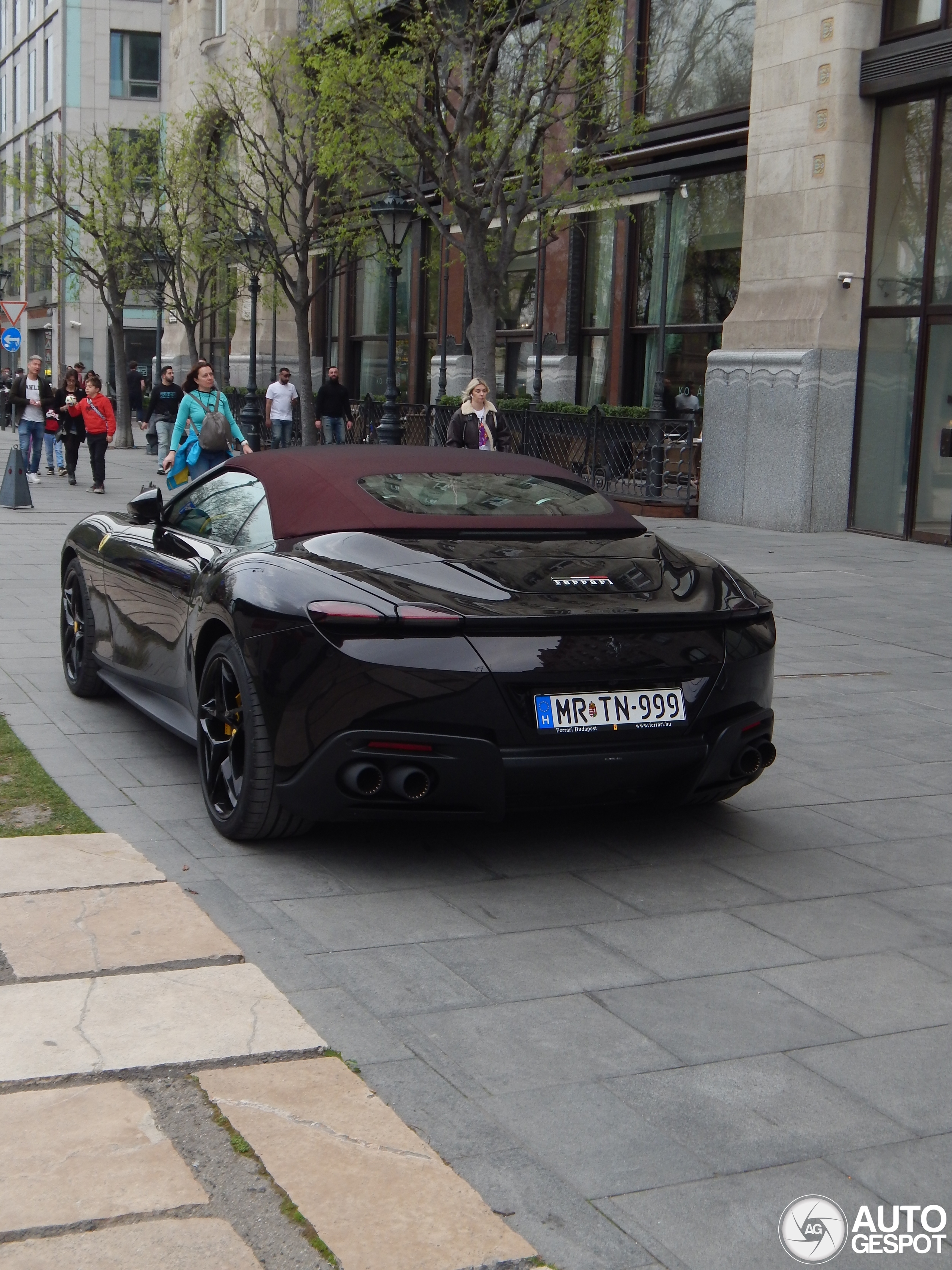 Ferrari Roma Spider