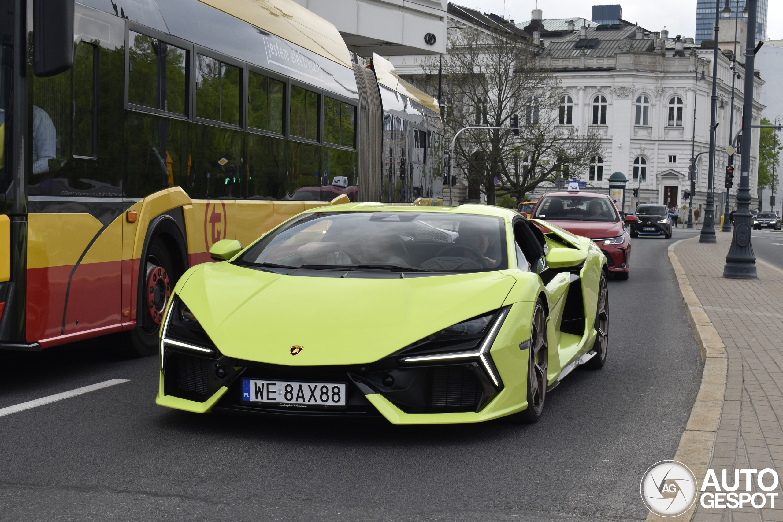 Alle kleuren van de regenboog: Lamborghini Revuelto