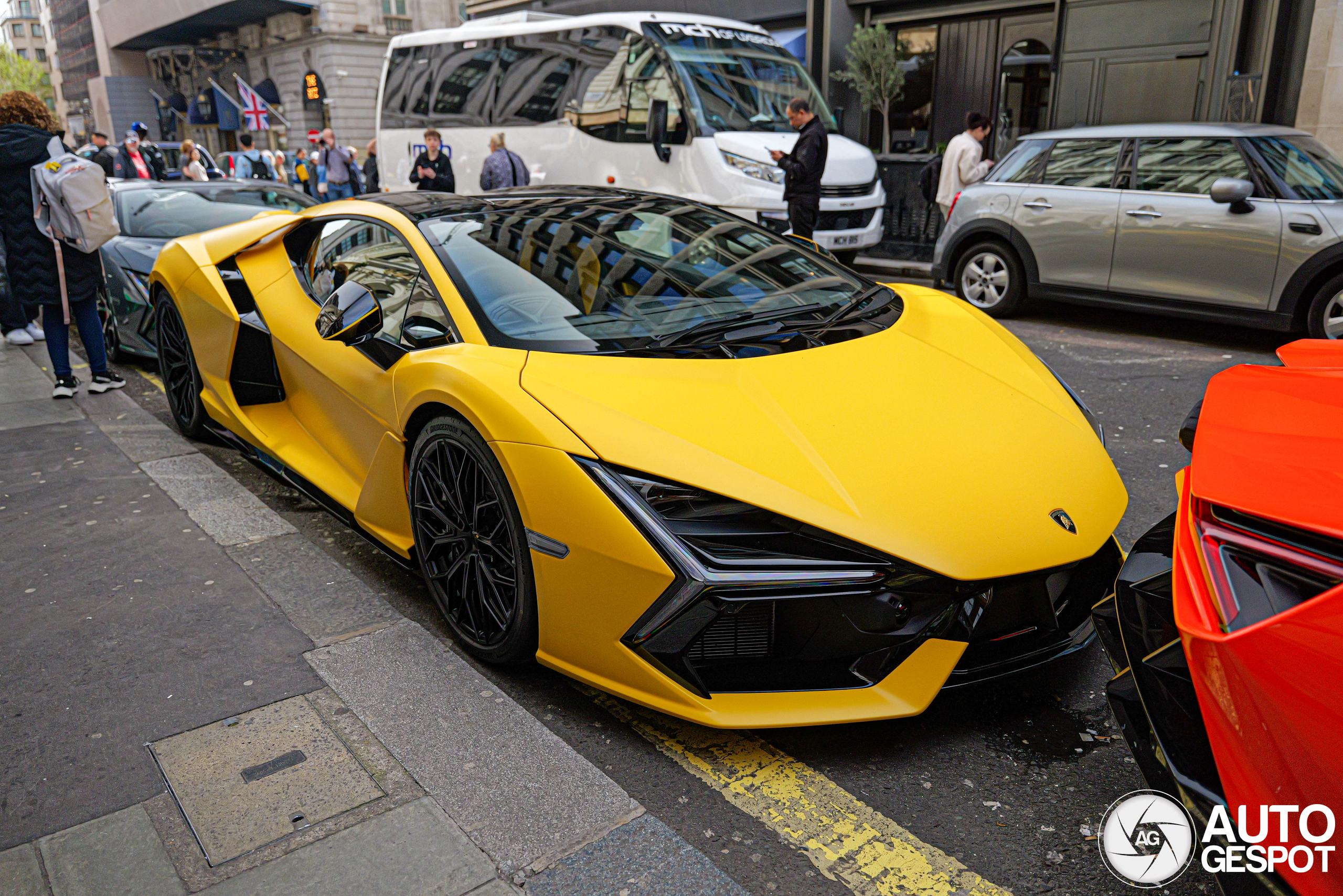 Alle kleuren van de regenboog: Lamborghini Revuelto