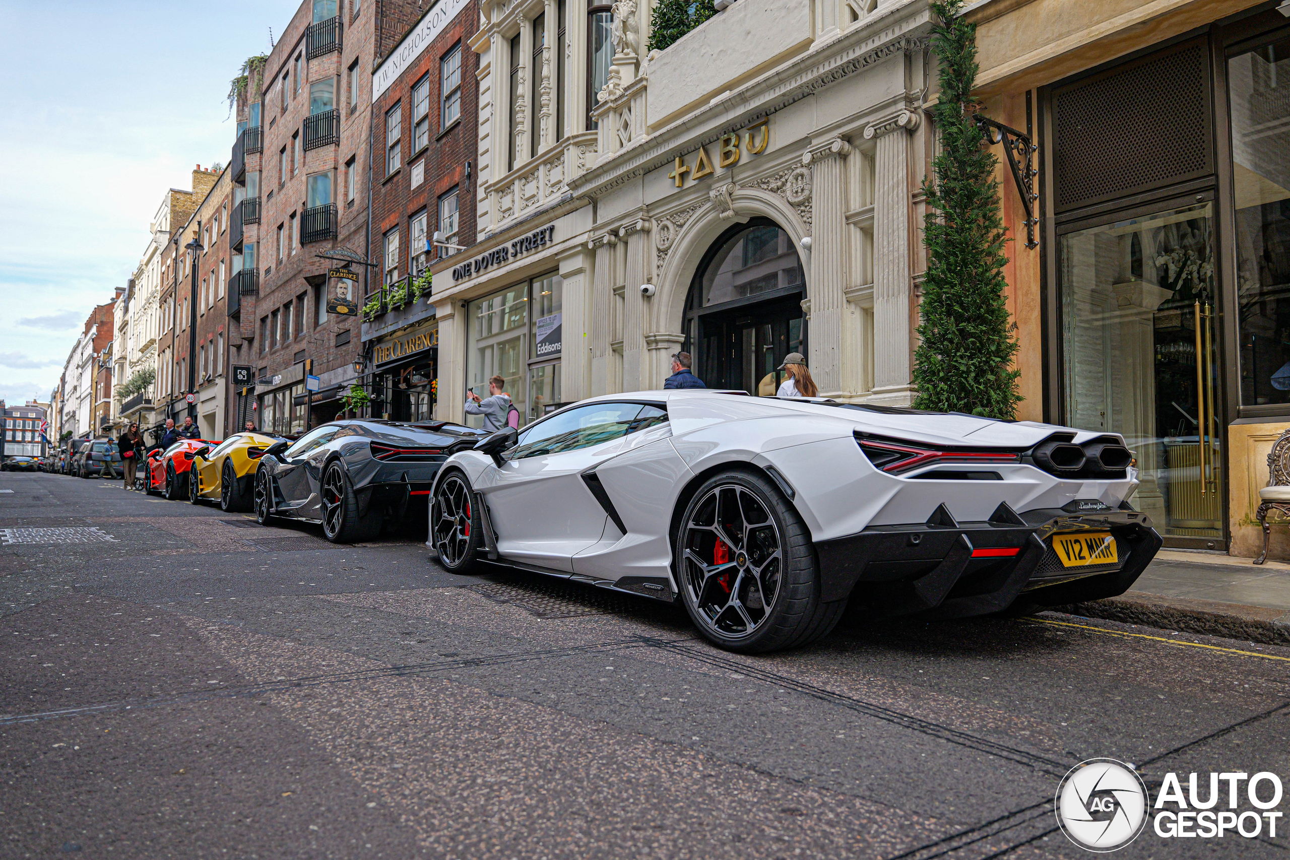 Alle kleuren van de regenboog: Lamborghini Revuelto