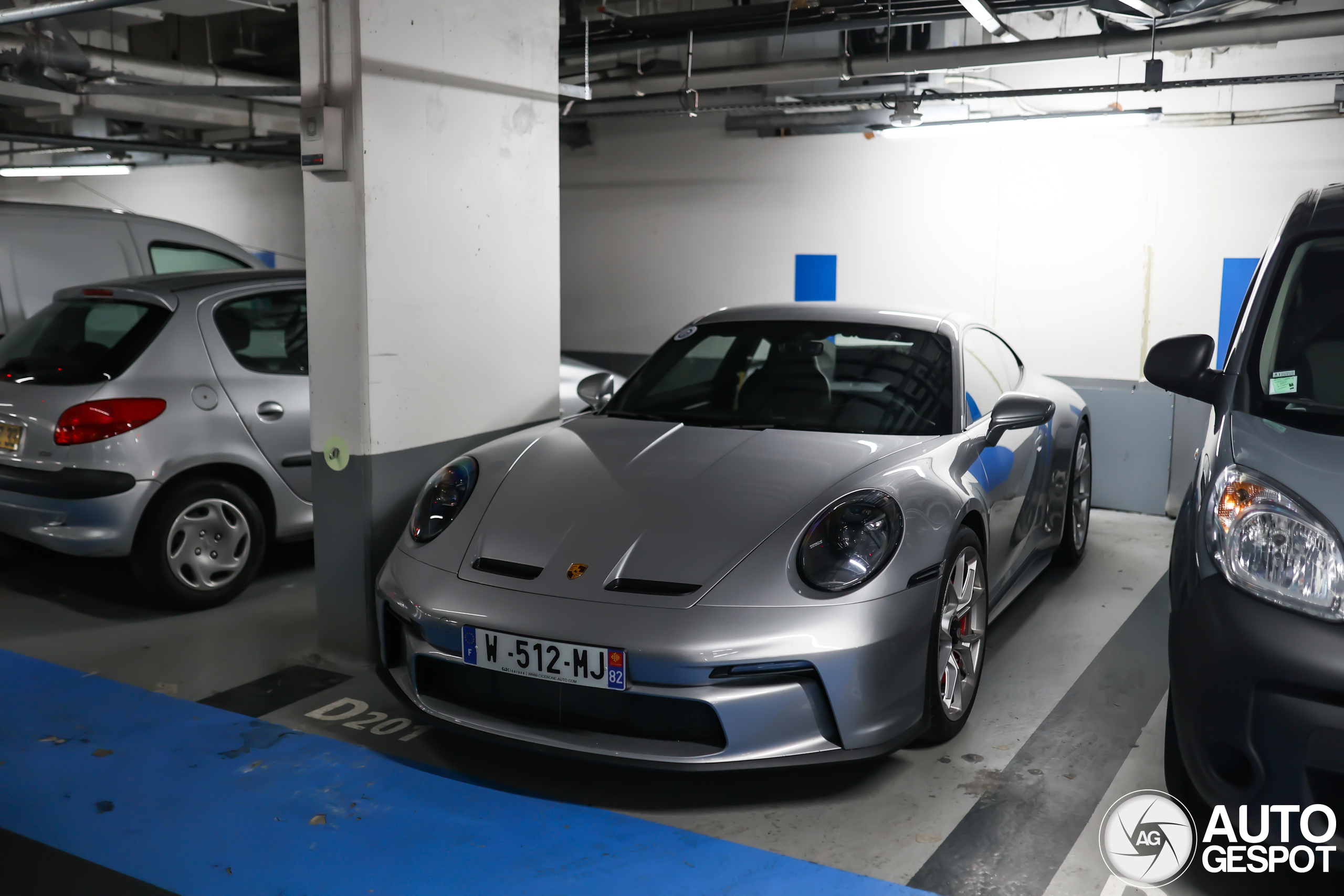 Porsche 992 GT3 Touring