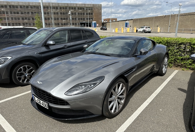 Aston Martin DB11 V8