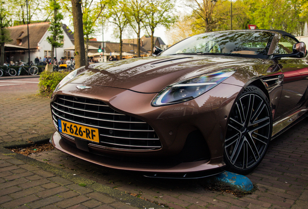 Aston Martin DB12 Volante