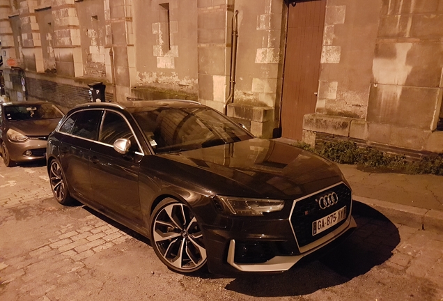 Audi RS4 Avant B9