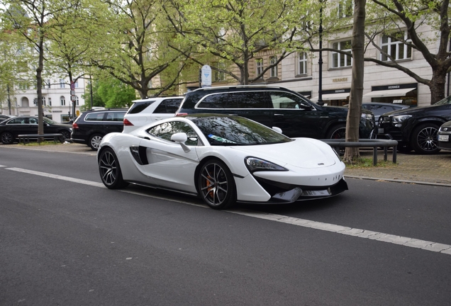 McLaren 570GT