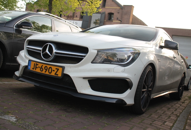 Mercedes-Benz CLA 45 AMG C117