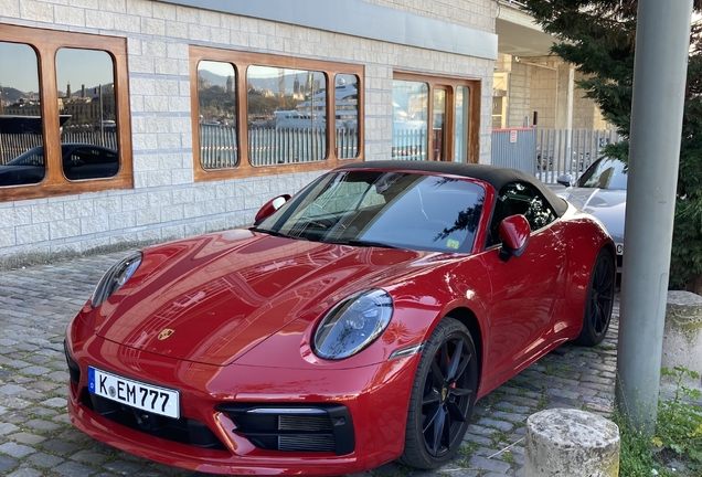 Porsche 992 Carrera 4S Cabriolet