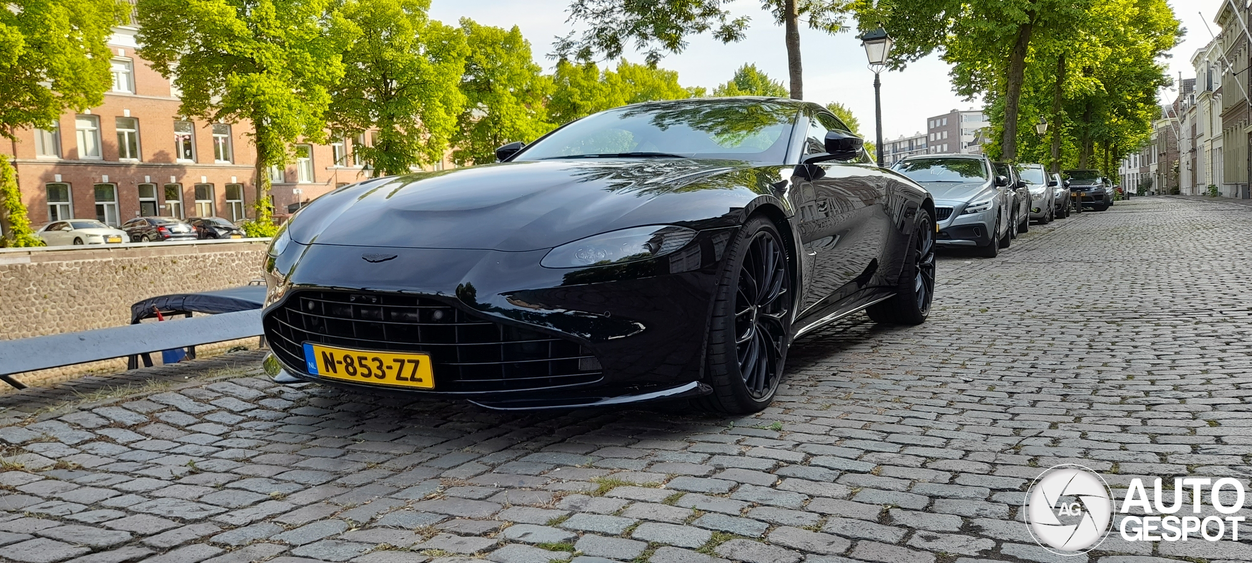 Aston Martin V8 Vantage 2018