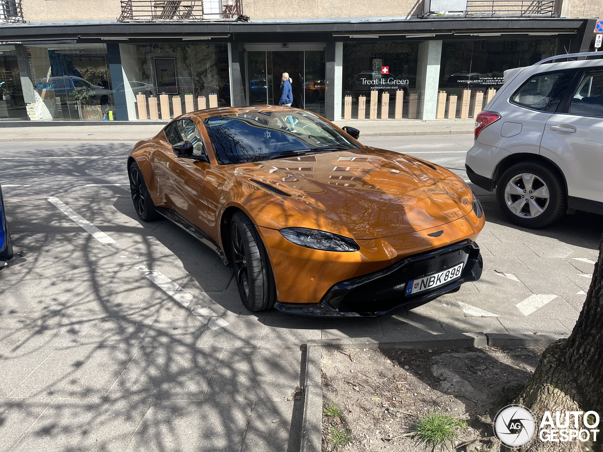 Aston Martin V8 Vantage 2018