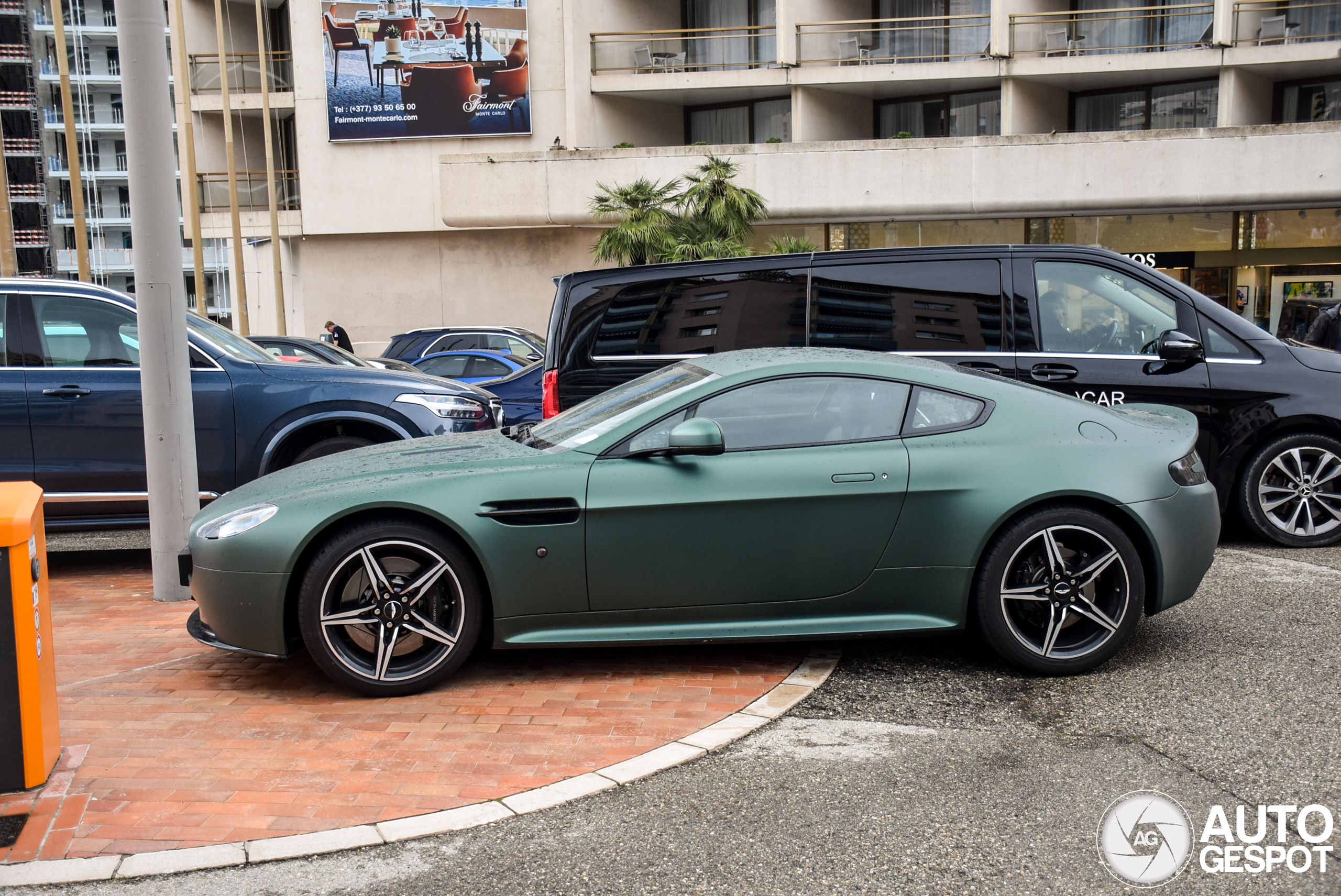 Aston Martin V8 Vantage S