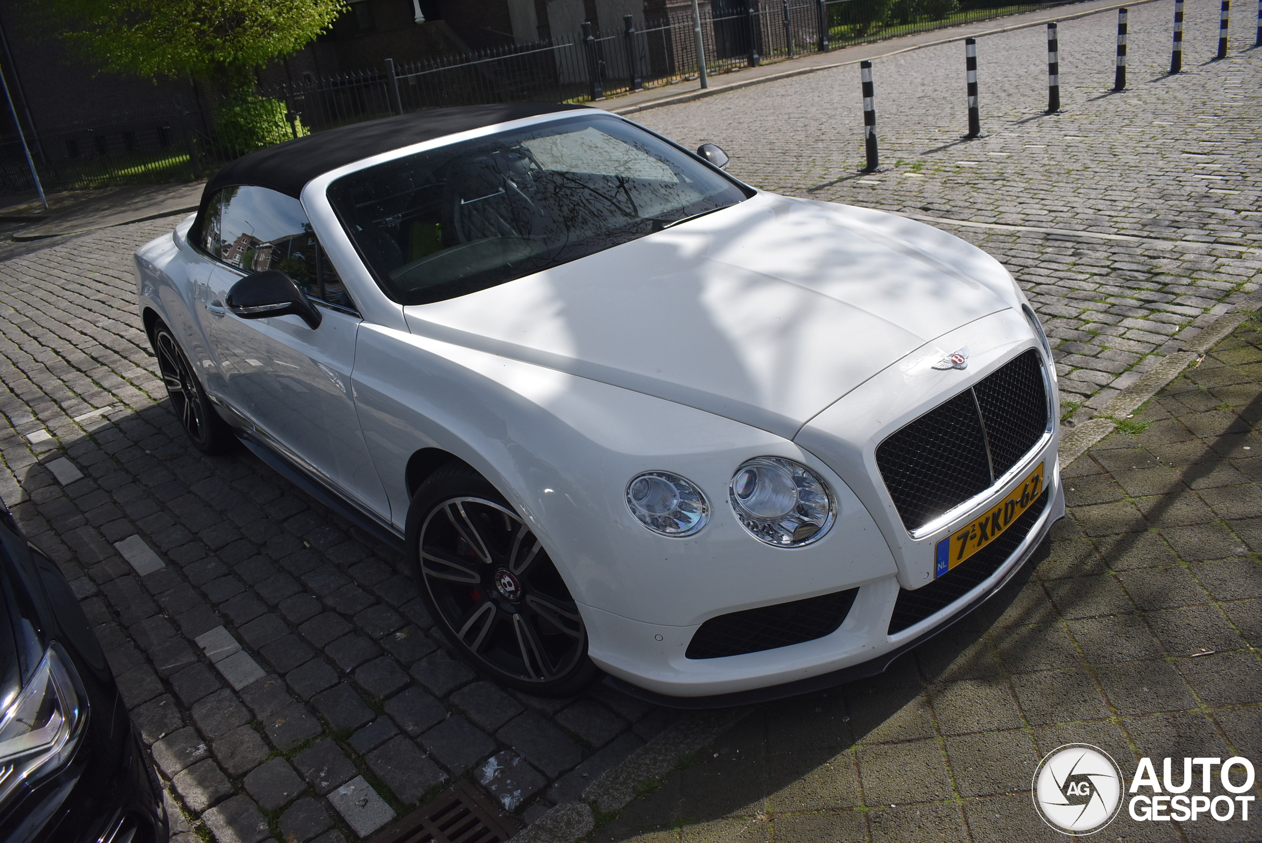 Bentley Continental GTC V8