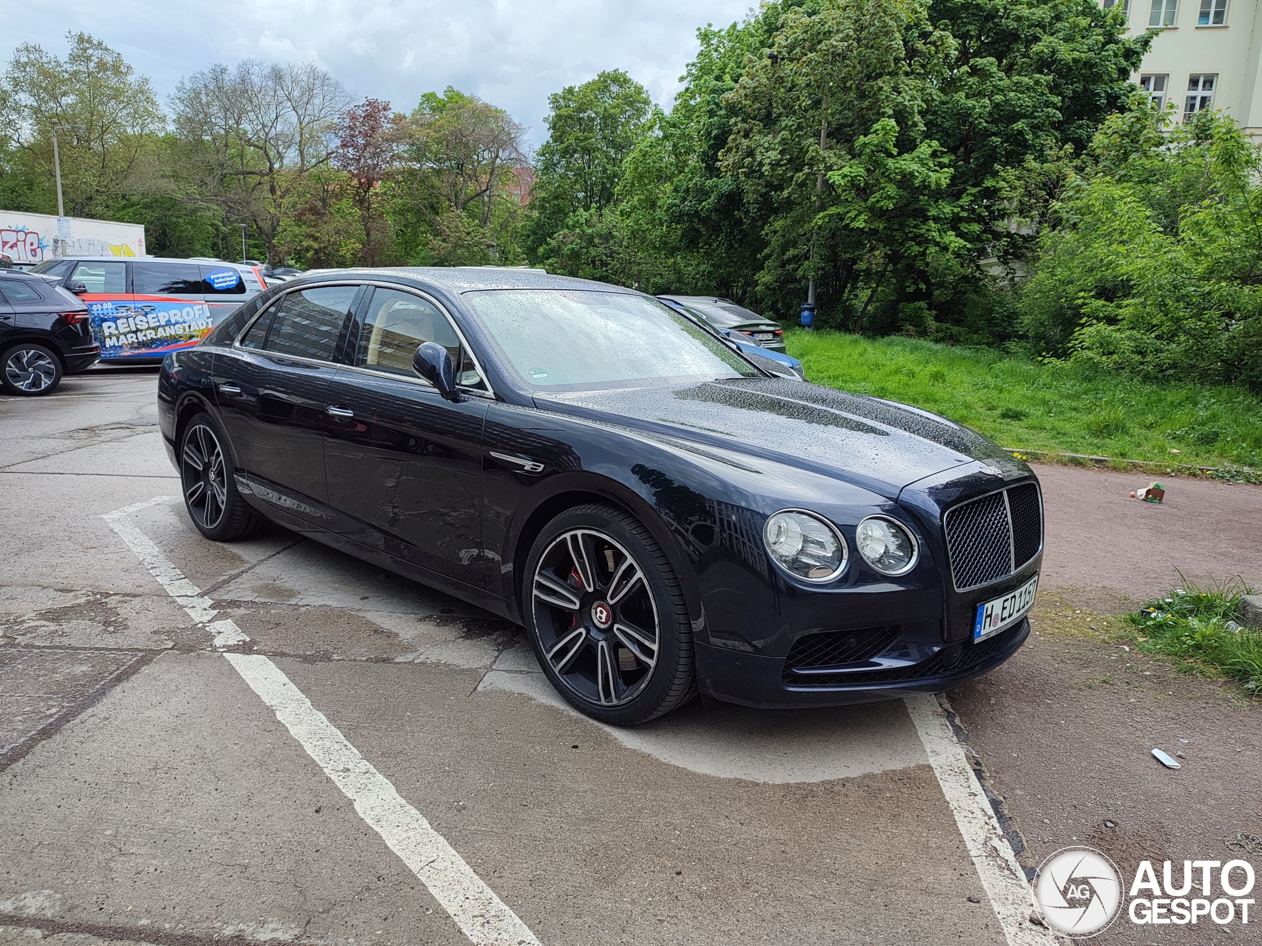 Bentley Flying Spur V8 S