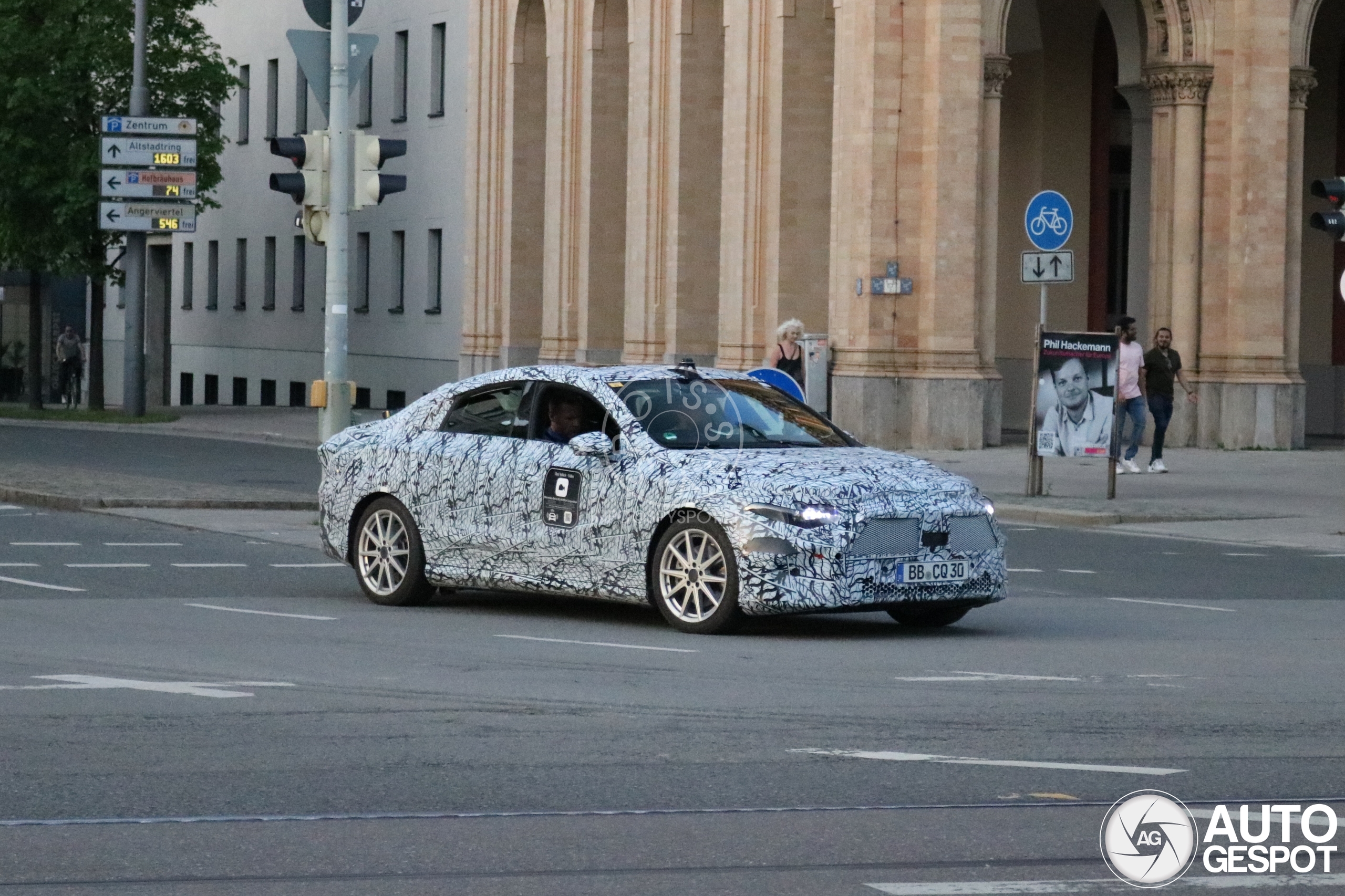 Mercedes-Benz CLA EV 2025