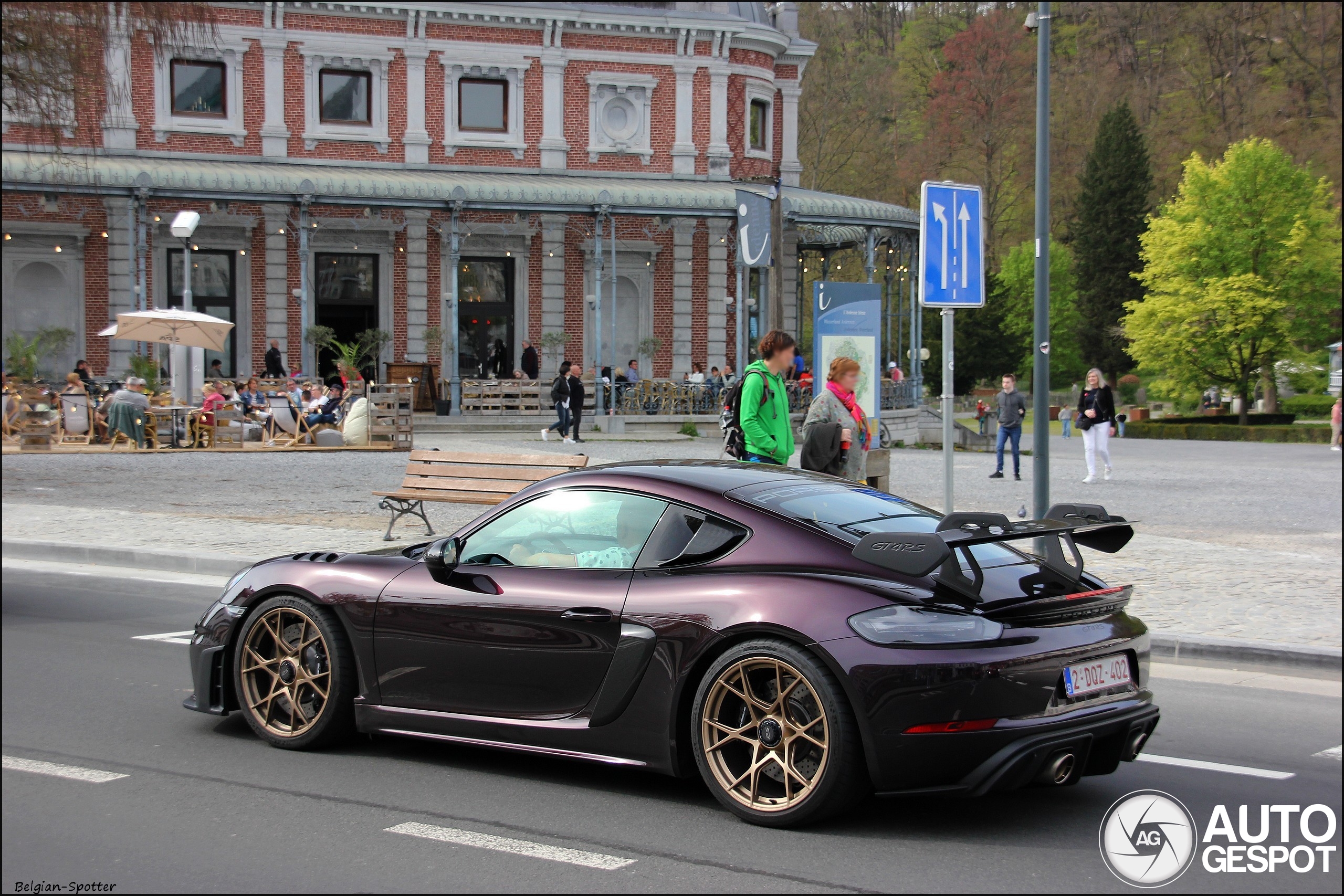 Porsche 718 Cayman GT4 RS Weissach Package