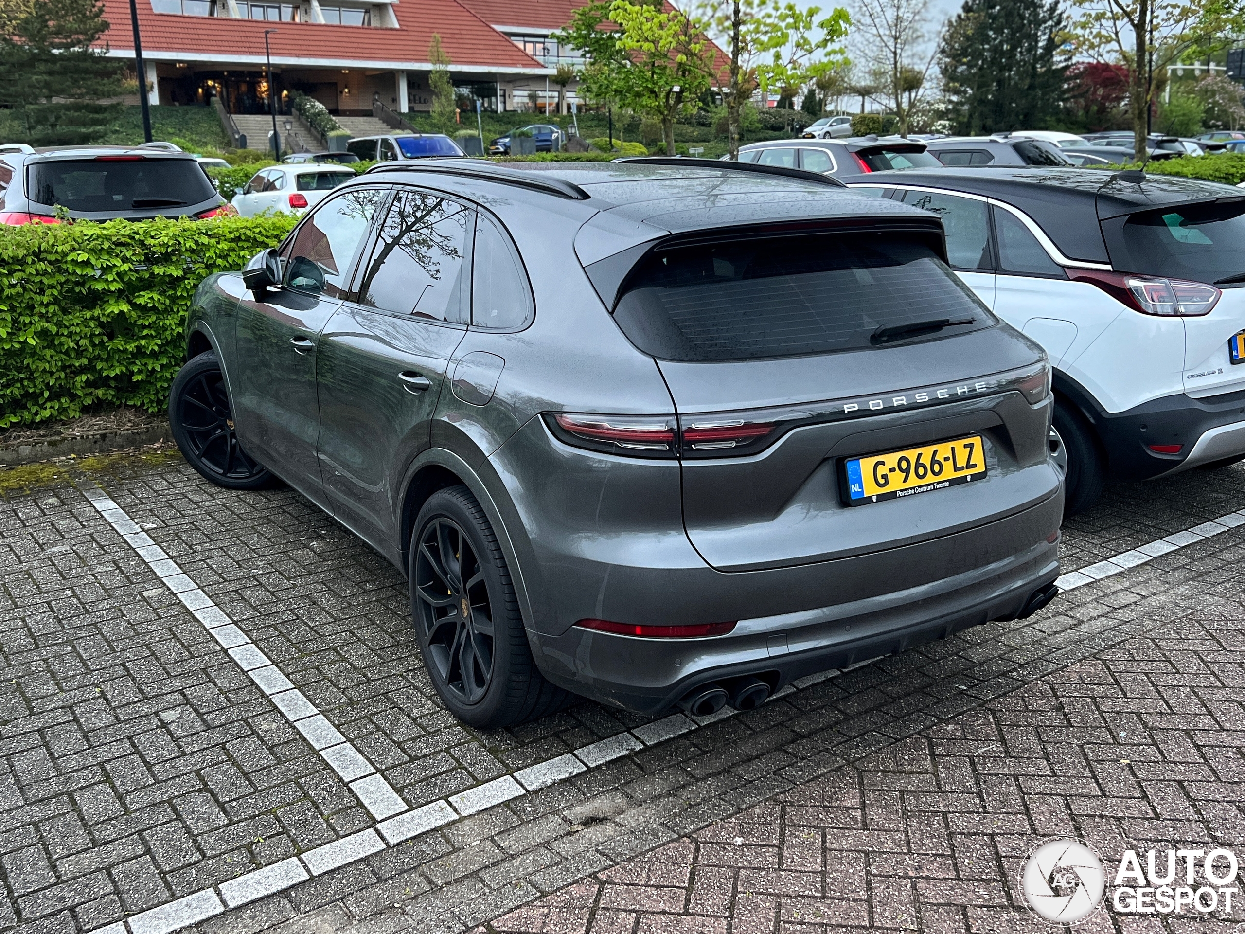 Porsche Cayenne Turbo S E-Hybrid