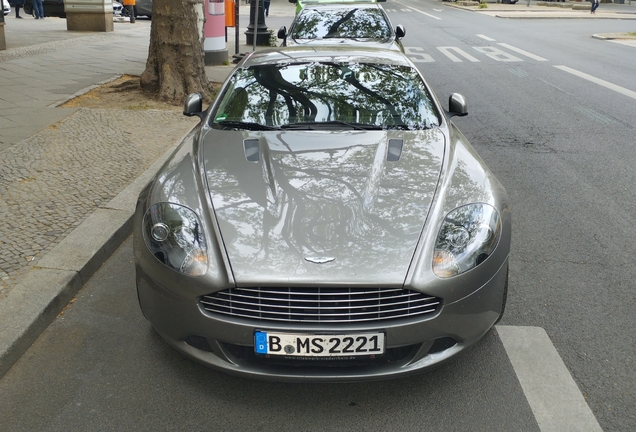 Aston Martin DB9 2010