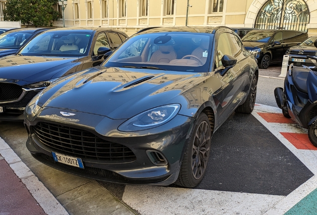 Aston Martin DBX