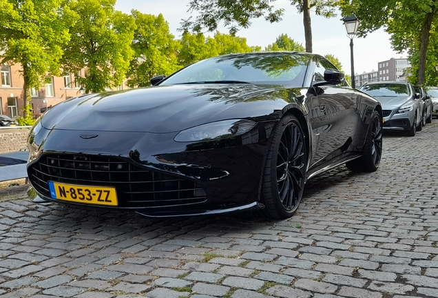 Aston Martin V8 Vantage 2018