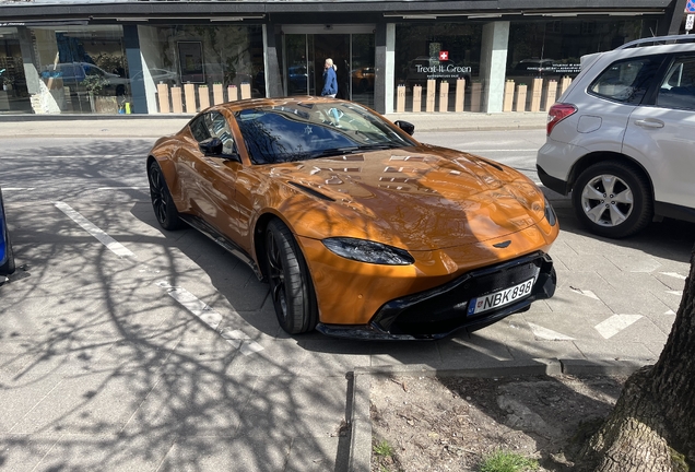 Aston Martin V8 Vantage 2018