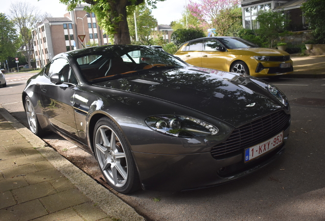 Aston Martin V8 Vantage