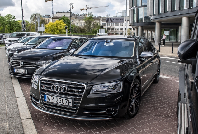 Audi S8 D4