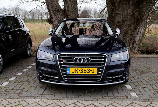 Audi S8 D4