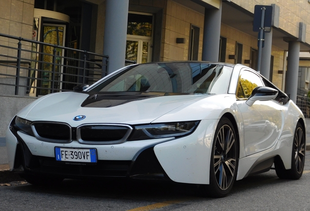 BMW i8