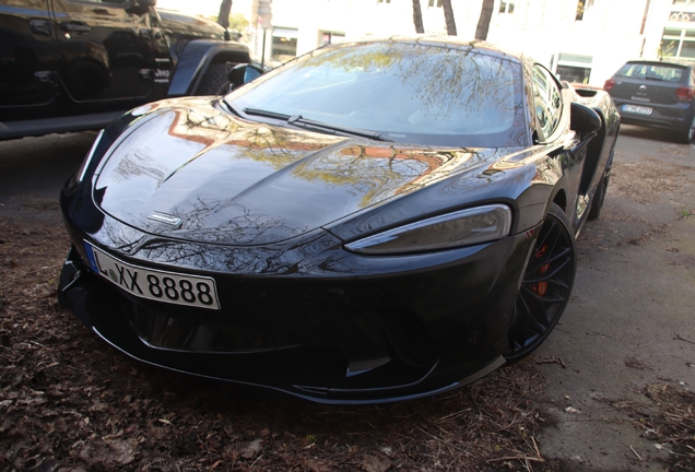 McLaren GT