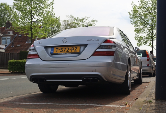 Mercedes-Benz S 65 AMG V221