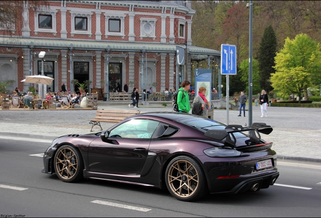 Porsche 718 Cayman GT4 RS Weissach Package