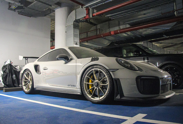 Porsche 991 GT2 RS Weissach Package