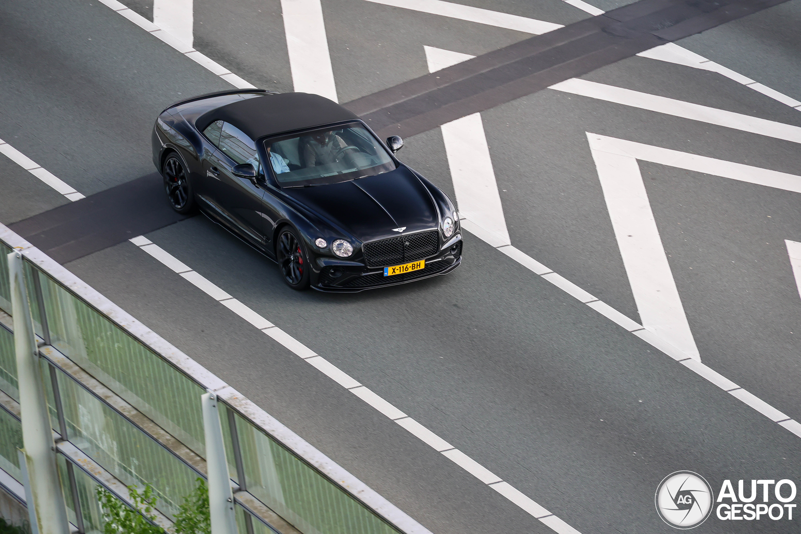 Bentley Continental GTC V8 S 2023