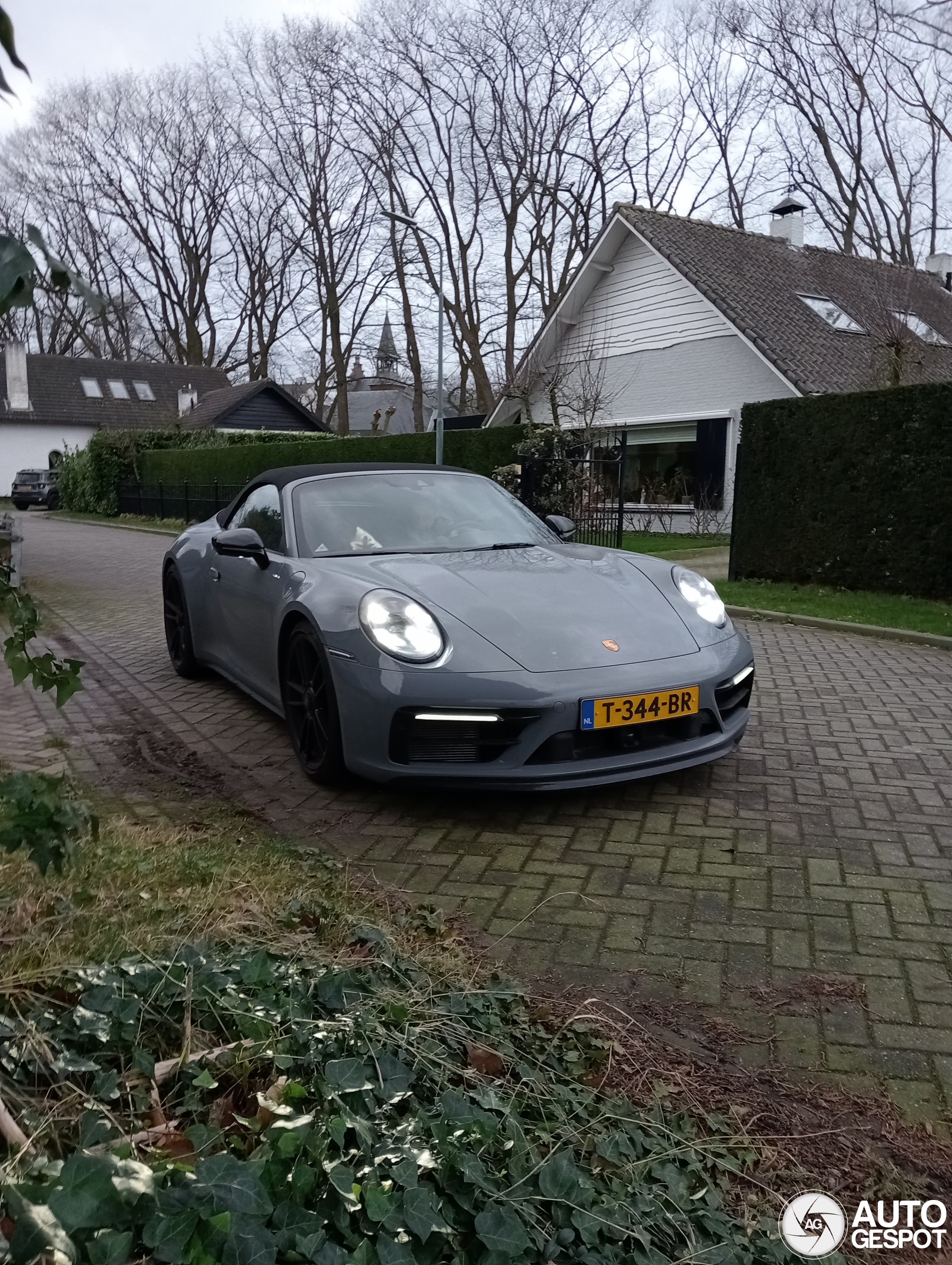 Porsche 992 Carrera 4 GTS Cabriolet