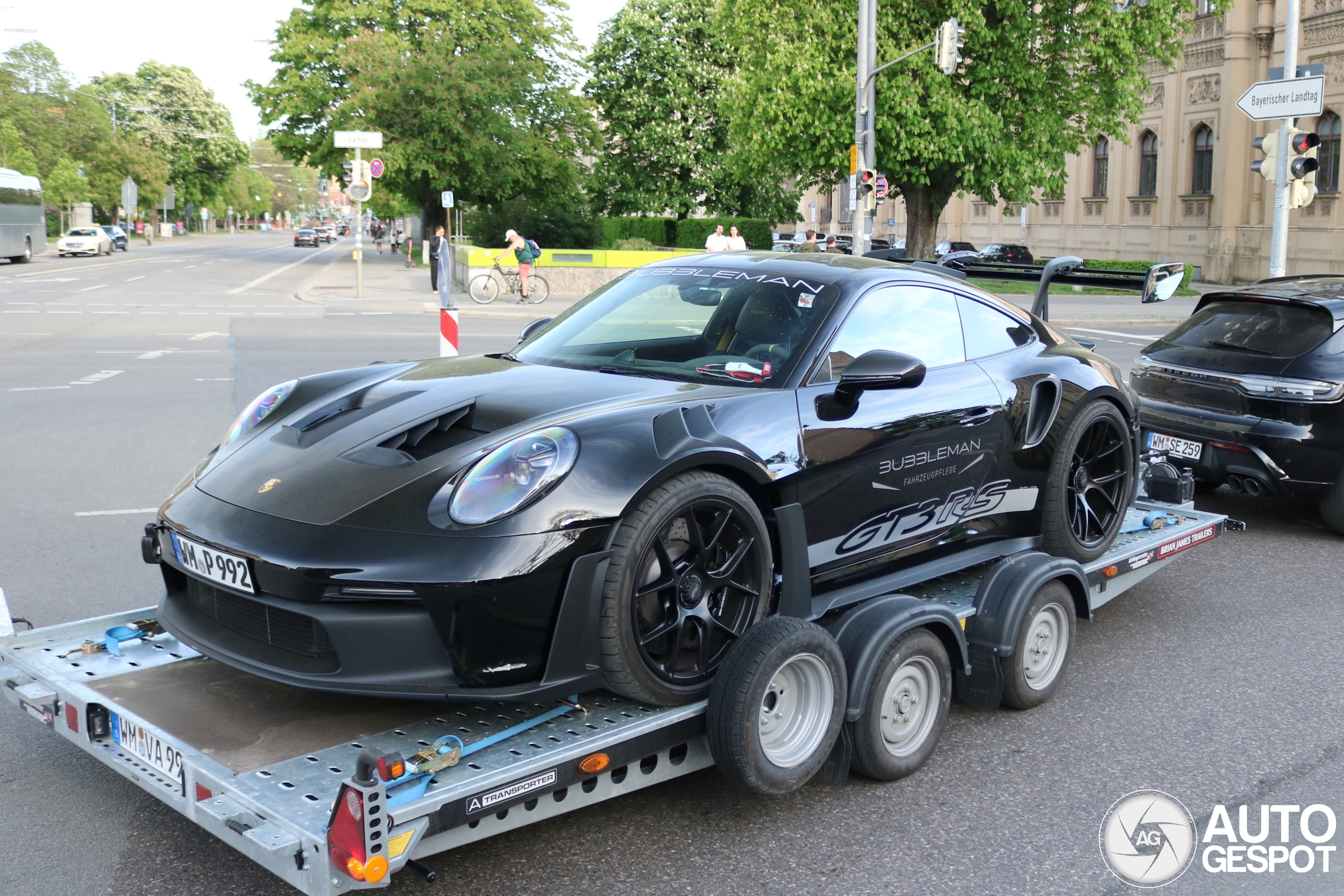 Porsche 992 GT3 RS Weissach Package