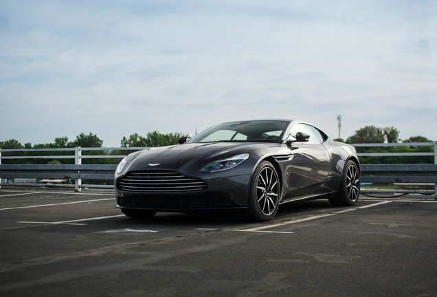 Aston Martin DB11