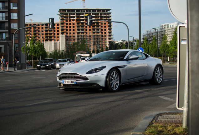 Aston Martin DB11 V8