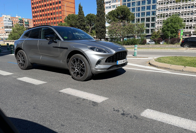 Aston Martin DBX