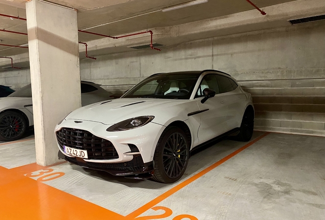 Aston Martin DBX707