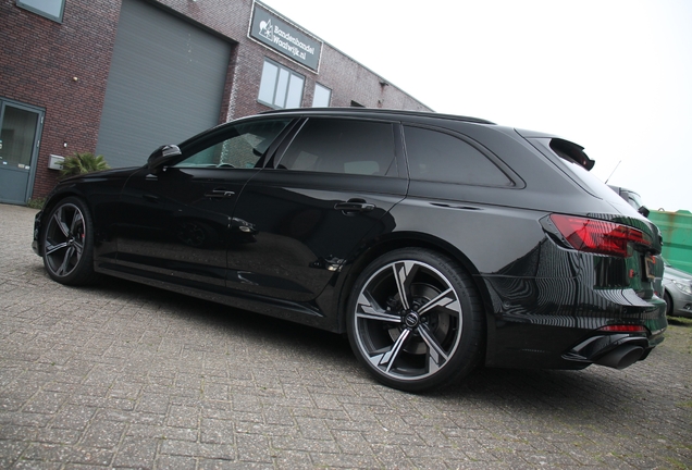 Audi RS4 Avant B9