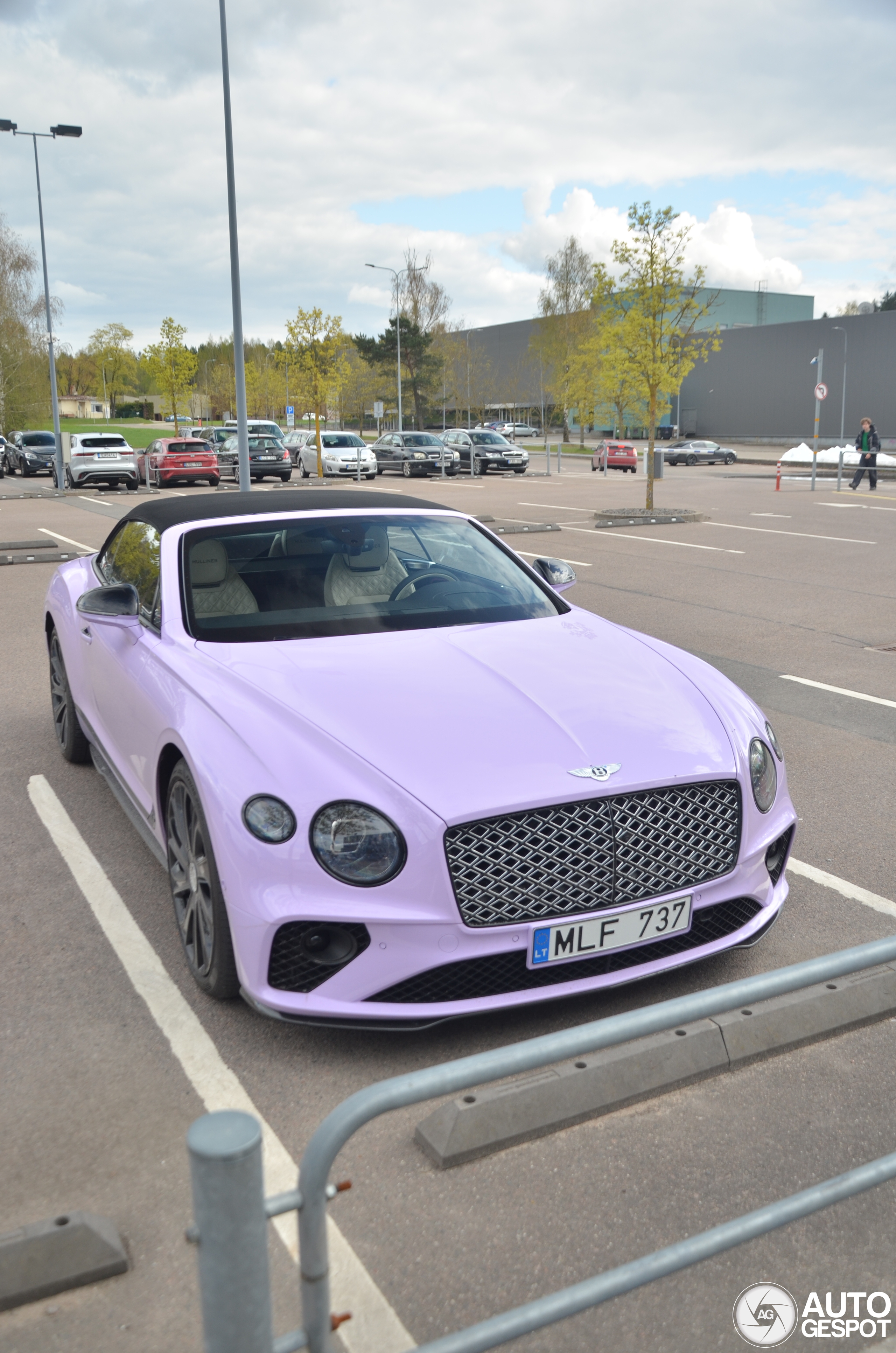 Opvallende Bentley is een unieke cabrio