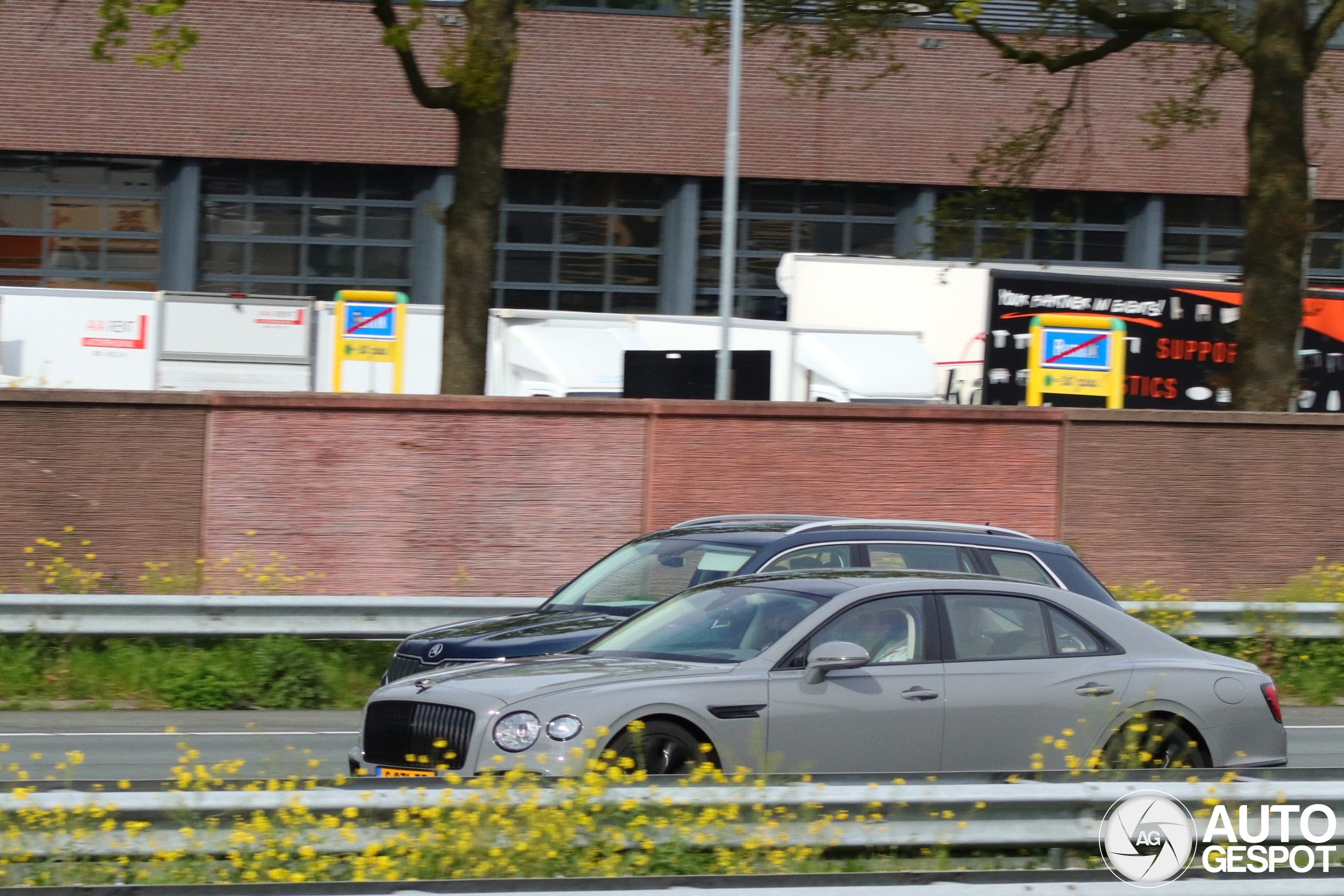 Bentley Flying Spur Hybrid