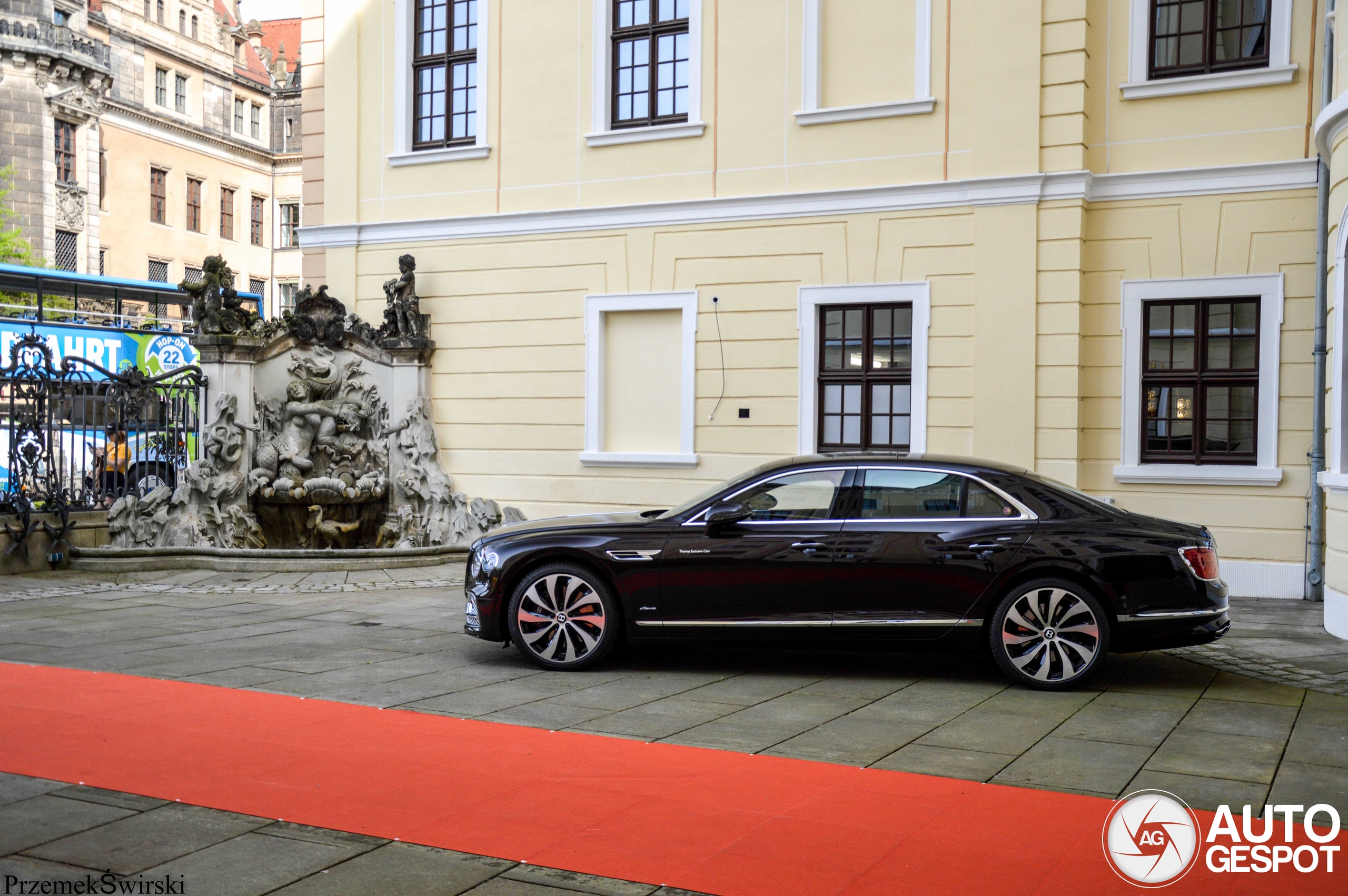 Bentley Flying Spur V8 Azure