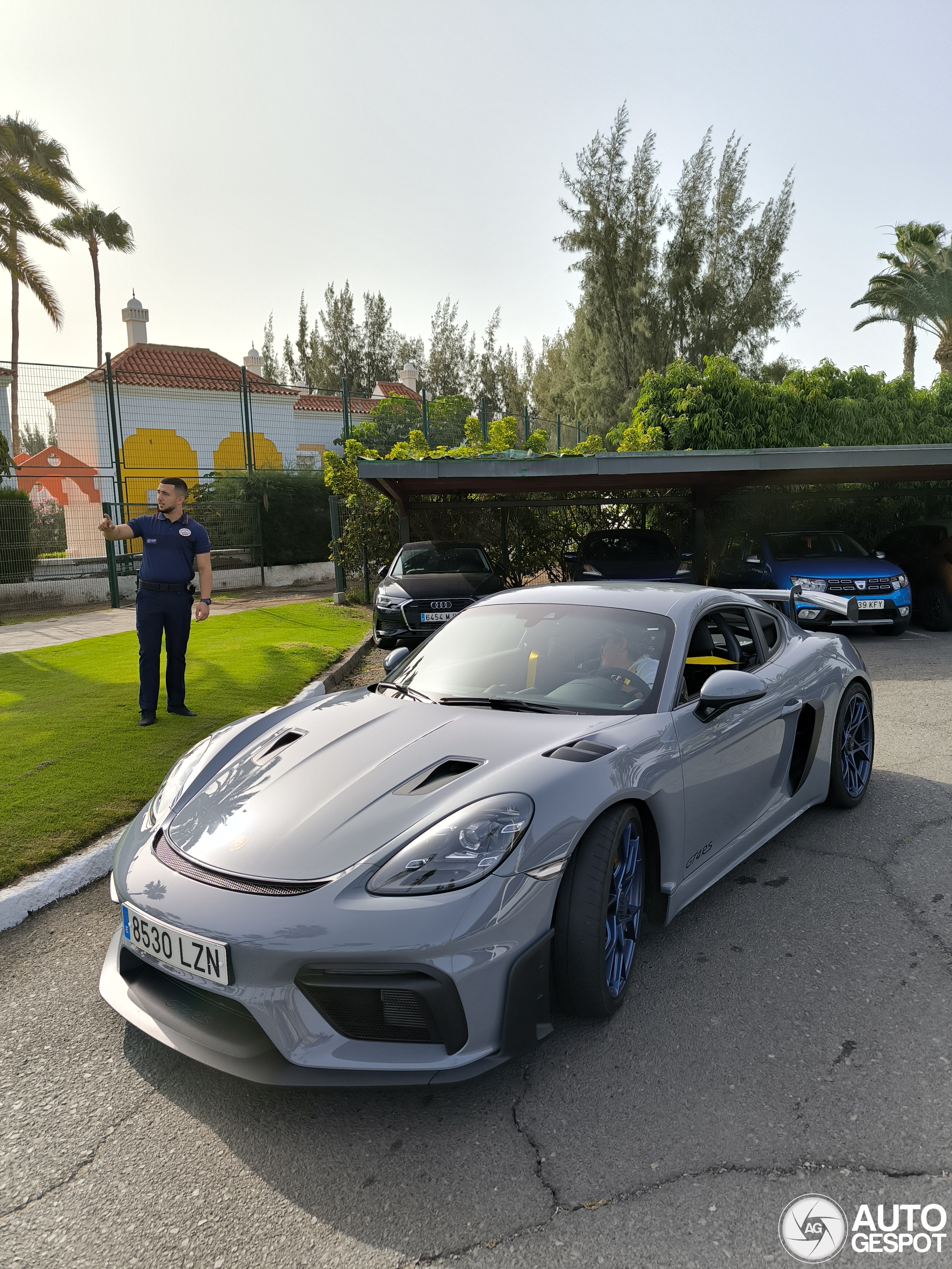 Porsche 718 Cayman GT4 RS