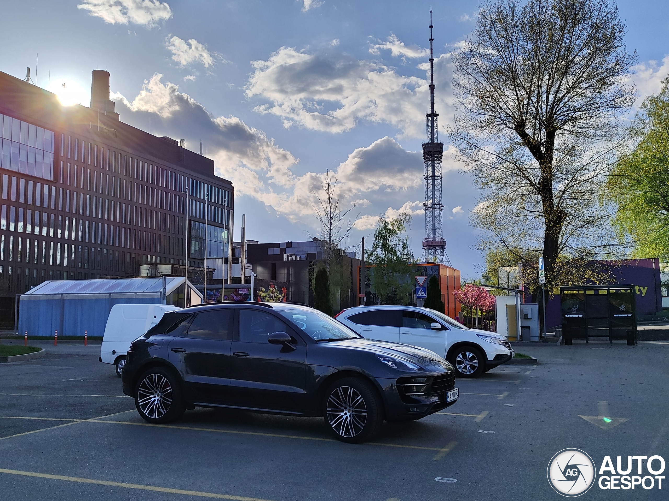 Porsche 95B Macan Turbo