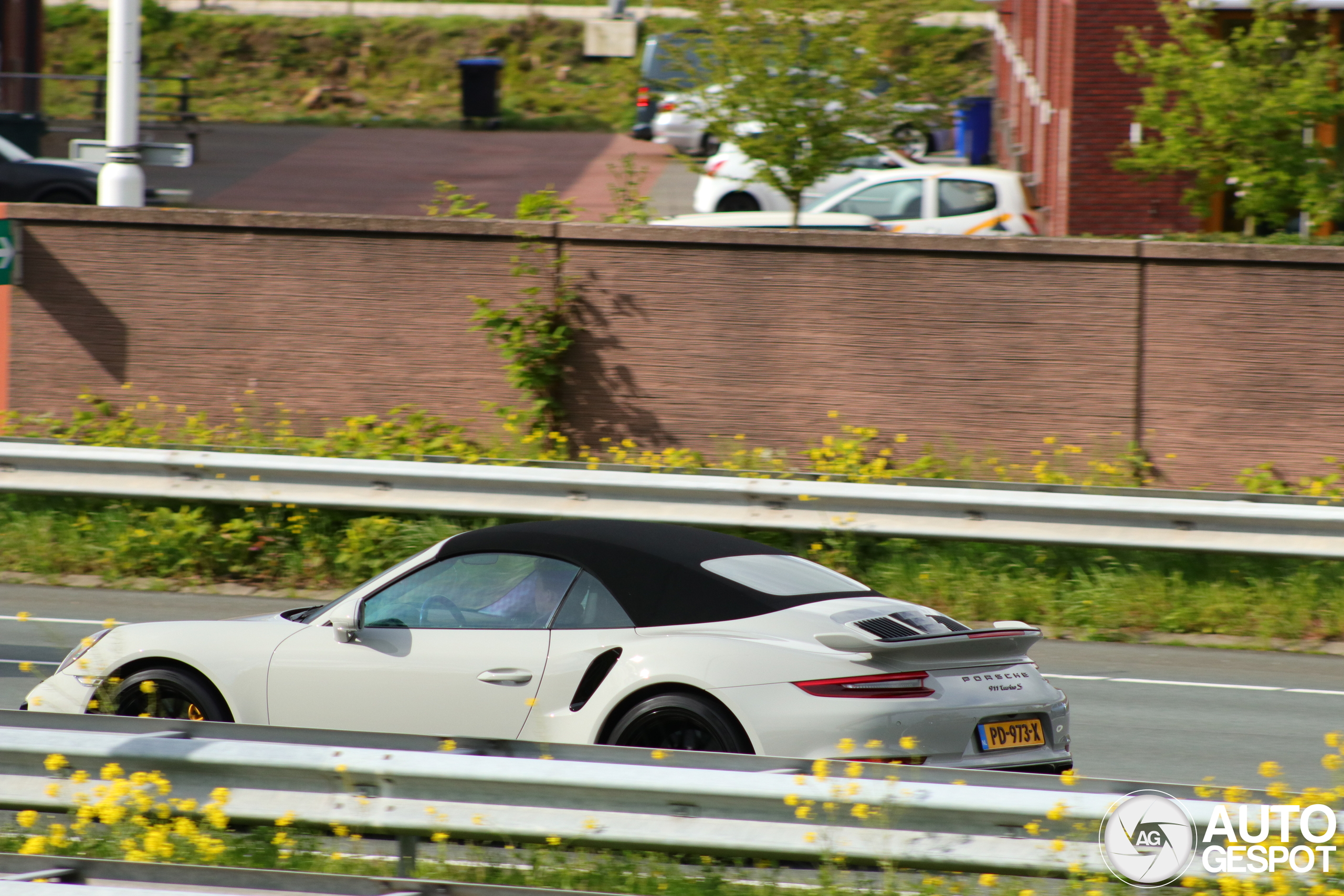 Porsche 991 Turbo S Cabriolet MkII