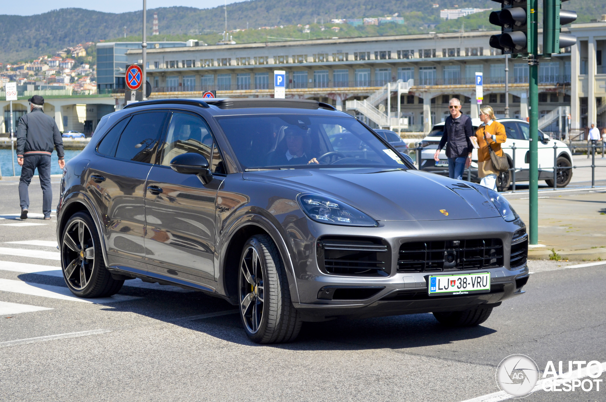 Porsche Cayenne Turbo S E-Hybrid